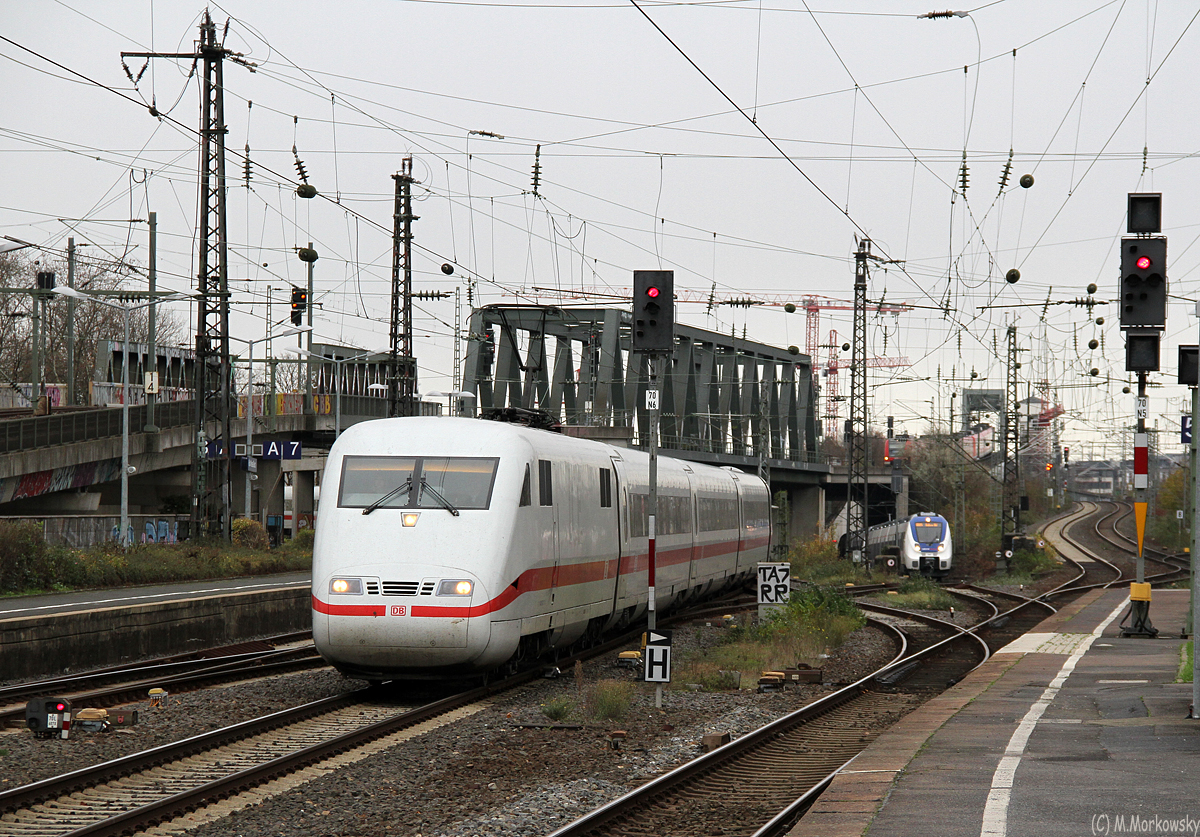 401 573 in Köln Messe/Deutz am 24.11.2015