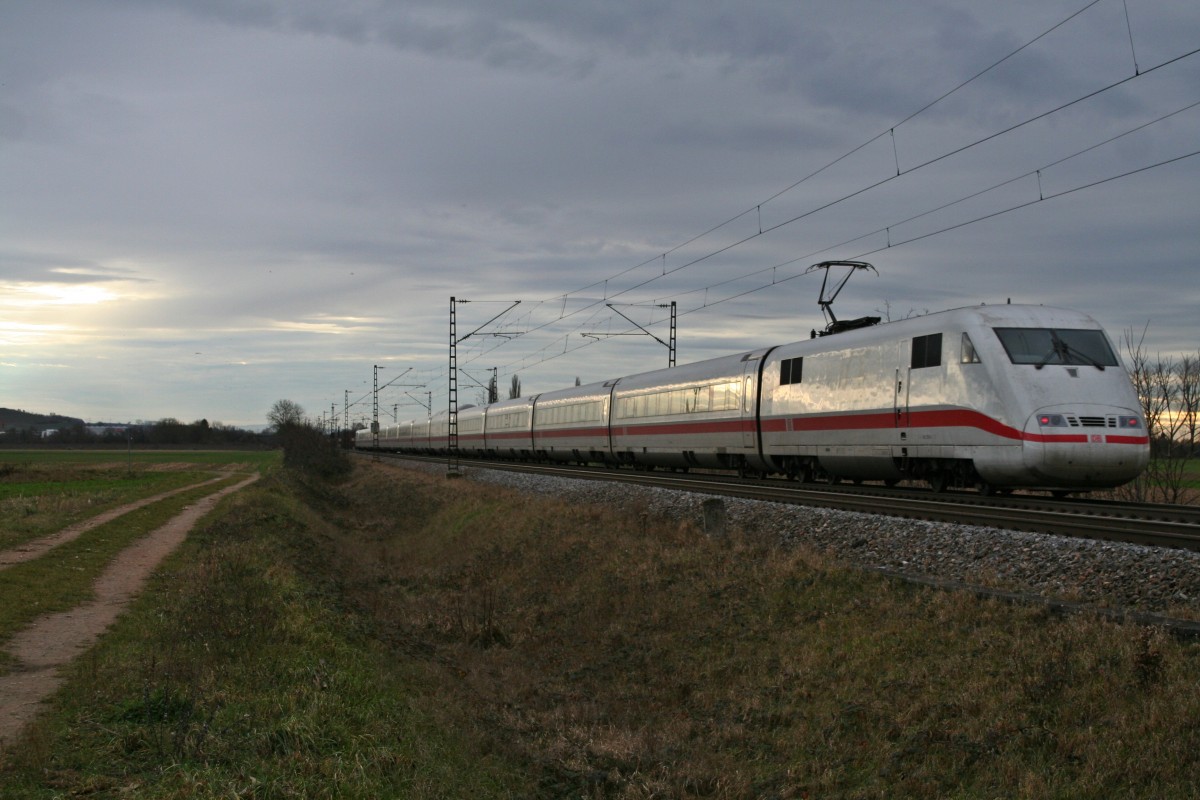 401 579-8 als ICE 73 von Kiel Hbf nach Zrich HB am Nachmittag des 06.01.14 bei Hgelheim.