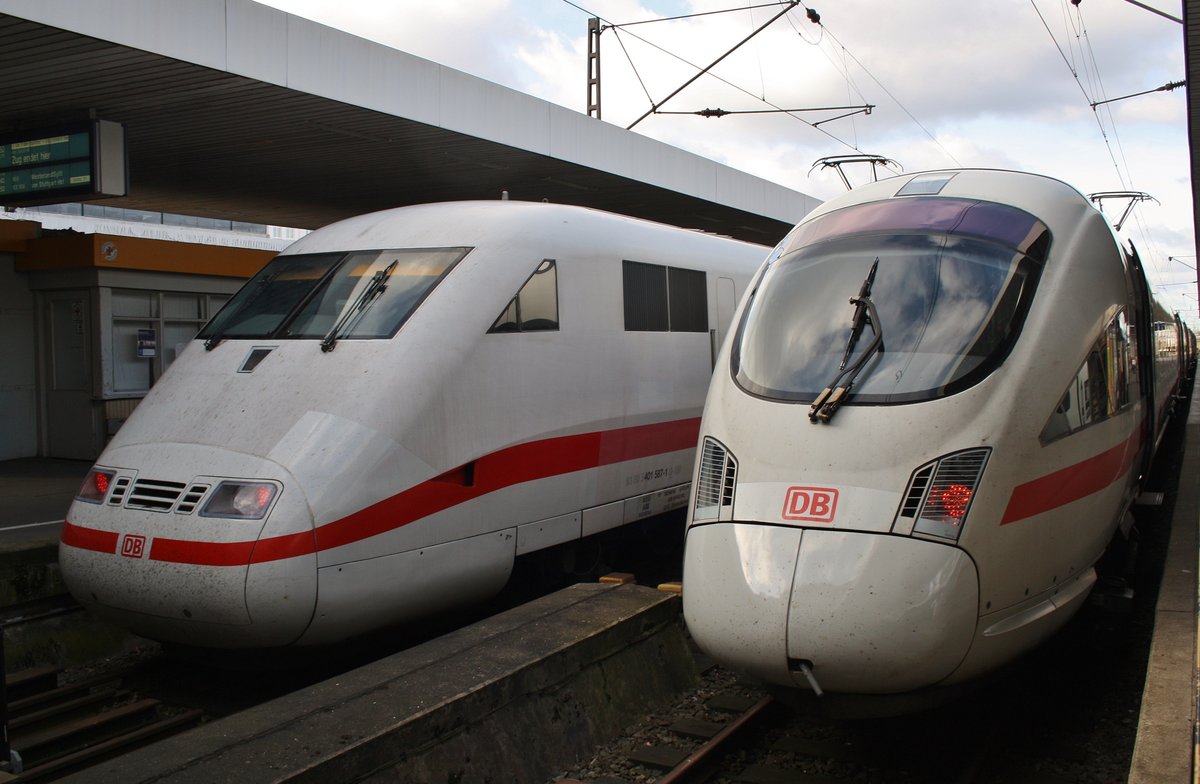 401 587-1  Fulda  trifft am 25.3.2017 als ICE1276 von Zürich HB nach Hamburg-Altona in Hamburg-Altona auf 411 071-4  Mühlhausen/Thüringen  als ICE1517 nach München Hauptbahnhof.