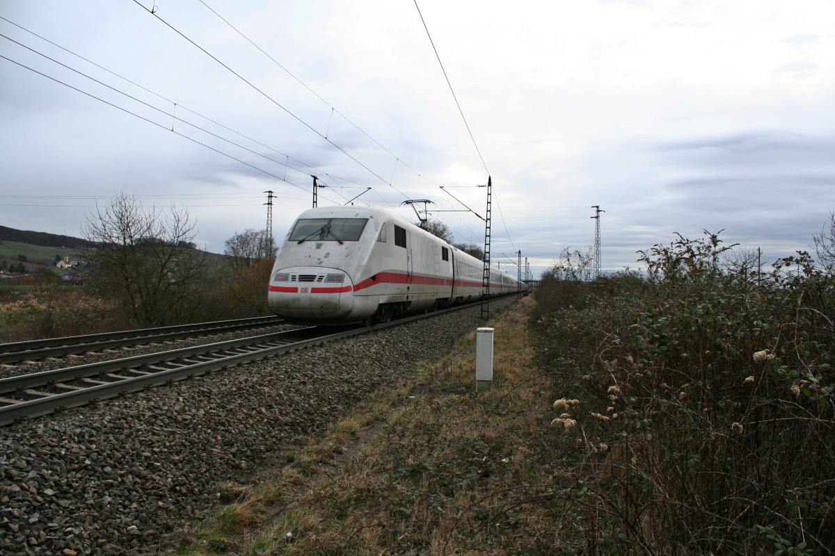 401 589-7 war am 14.02.14 als ICE 75 von Hamburg-Altona nach Zrich HB unterwegs. Hier konnte ich den Zug sdlich von Mllheim (Baden) bildlich festhalten.