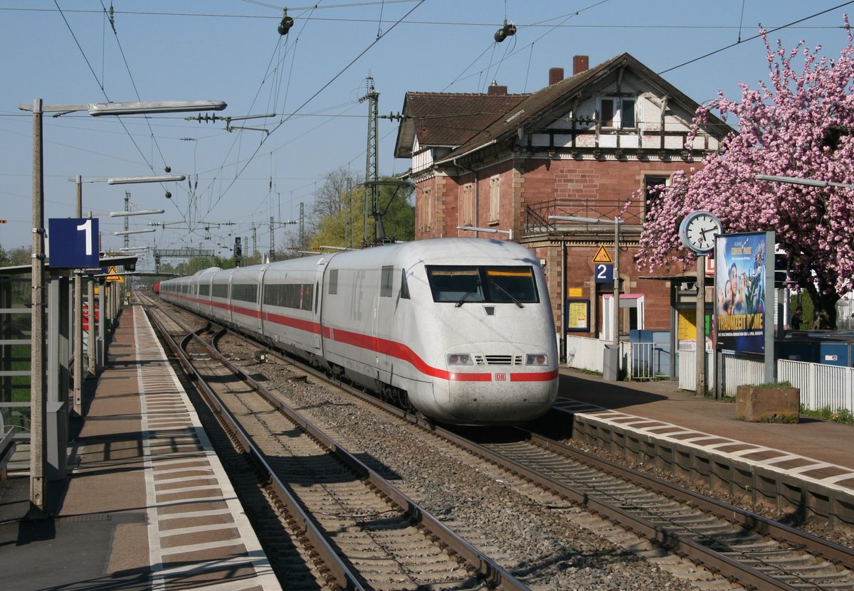 401 xxx als ICE 274 (Basel SBB–Berlin Hbf) am 20.04.2015 in Orschweier