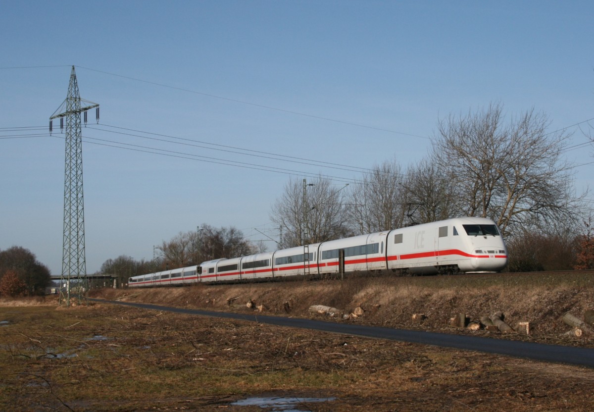 401 xxx als ICE 670 (Karlsruhe Hbf–Hamburg-Altona) am 20.02.2012 zwischen Winsen (Luhe) und Ashausen