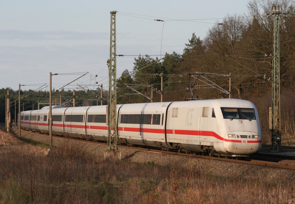 401 xxx als ICE 885 (Hamburg-Altona–Mnchen Hbf) am 12.04.2015 in Unterl