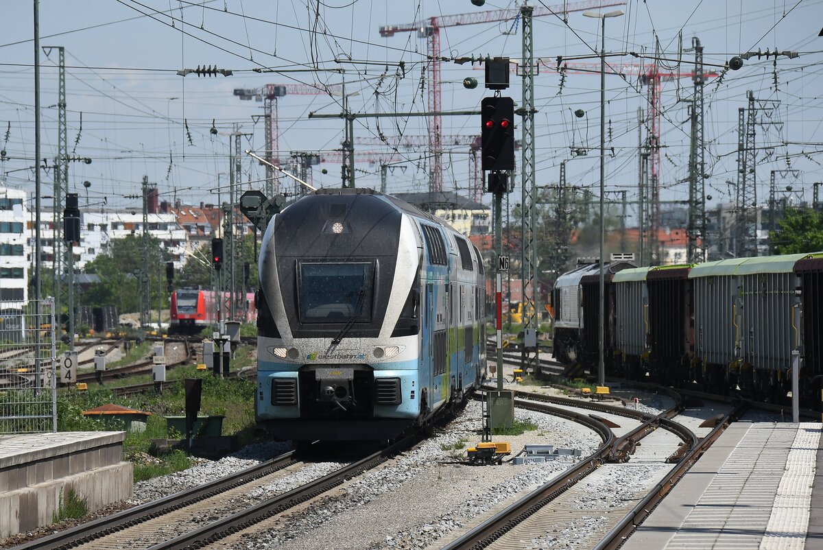 4010 026 am 11.05.22 im Bahnhof München Ost
