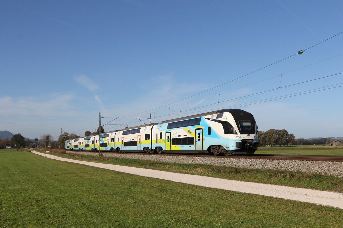 4010 032 aus München kommend am 31. Oktober 2022 bei Übersee am Chiemsee.
