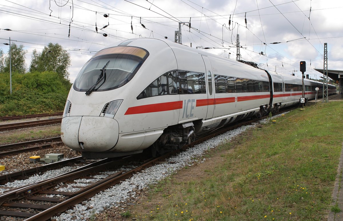 4011 090-0  Wien  durchfährt am 02.09.2018 auf dem Weg nach Warnemünde den Rostocker Hauptbahnhof. In Warnemünde wird der Zug dann als ICE1511 nach München Hauptbahnhof eingesetzt.