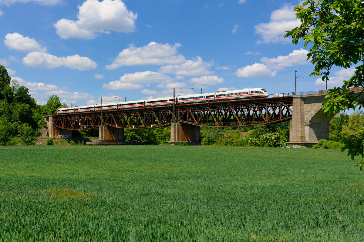 4011 090  Wien  als ICE 91 (Hamburg-Altona - Wien Hbf) bei Regensburg-Prüfening, 21.05.2020