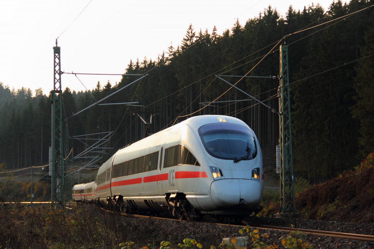 4011 591-7  Salzburg  im Frankenwald bei Steinbach am 03.11.2014.