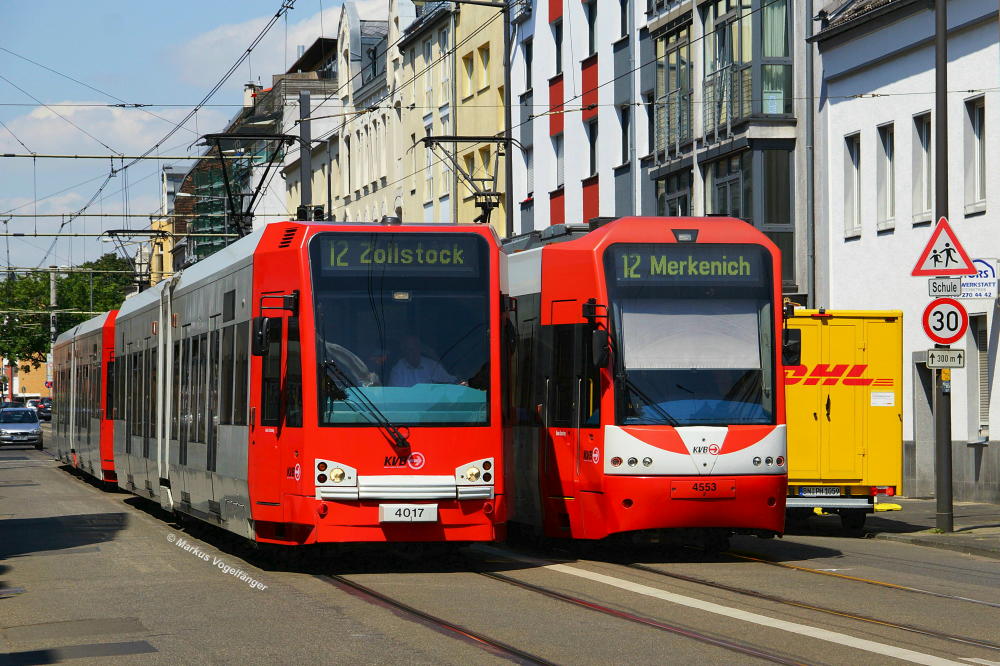 4017 und 4553 auf der Neusser Straße am 02.07.2014.