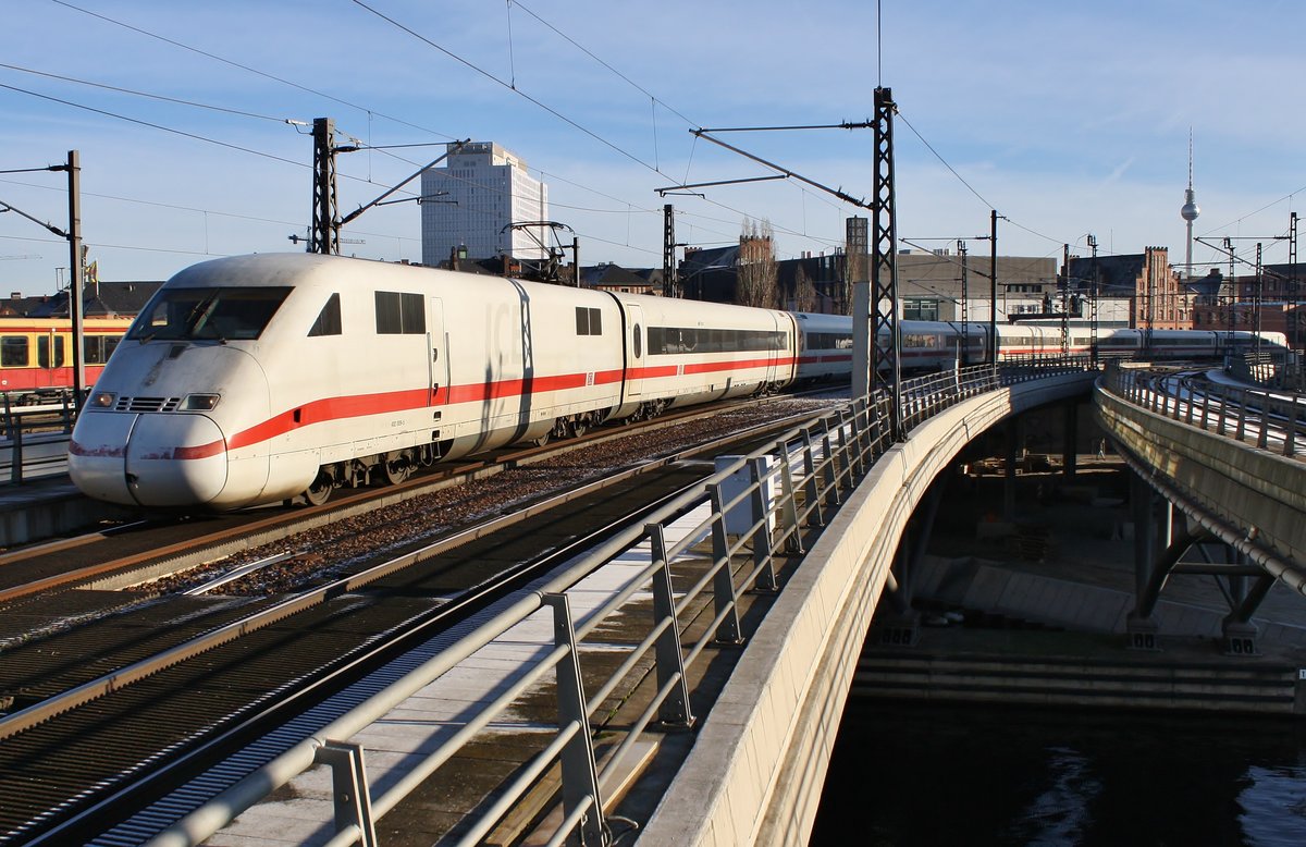 402 009-5  Riesa  erreicht am 02.01.2020 als ICE795 von Berlin Ostbahnhof nach Frankfurt(Main) Flughafen Fernbahnhof den Berliner Hauptbahnhof. 