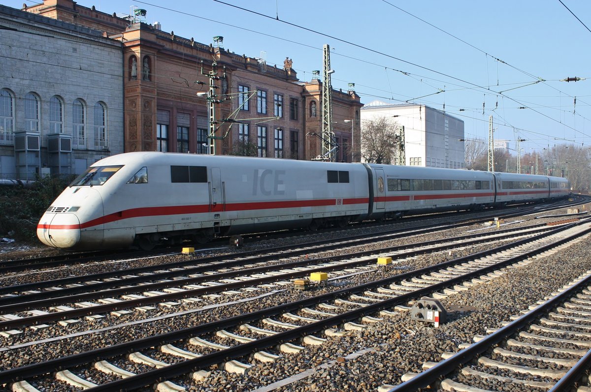 402 032-7  Frankfurt(Oder)  erreicht am 10.2.2018 als ICE587 von Hamburg-Altona nach München Hauptbahnhof den Hamburger Hauptbahnhof.