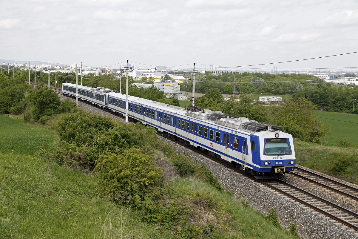 4020 267 + 4020... bei Mödling am 10.05.2017.