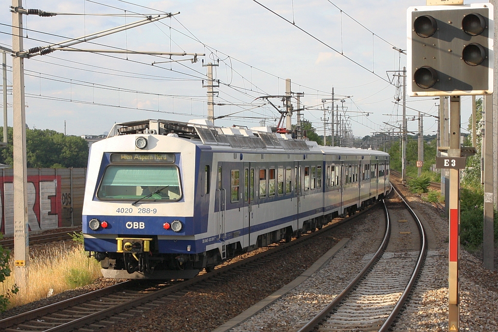 4020 288-9 als S80-Zug 25054 (Unterpurkersdorf - Wien Aspern Nord) am 10.Juli 2019 bei der Haltestelle Wien Simmering.