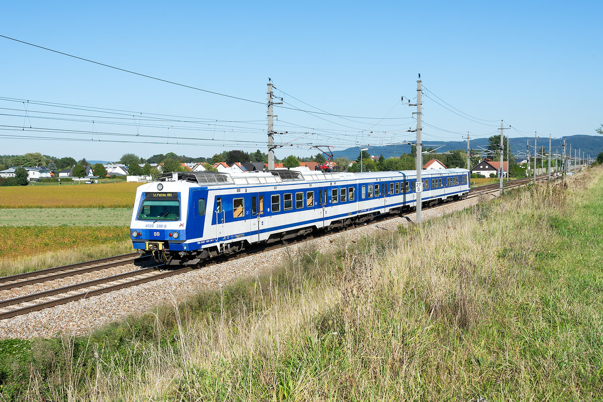 4020 298, unterwegs als S-Bahnzug 21042 (S40) von Wien Franz-Josef's Bahnhof nach St. Pölten. Die Aufnahme entstand am 08.09.2020 zwischen Muckendorf-Wipfing und Langenlebarn.