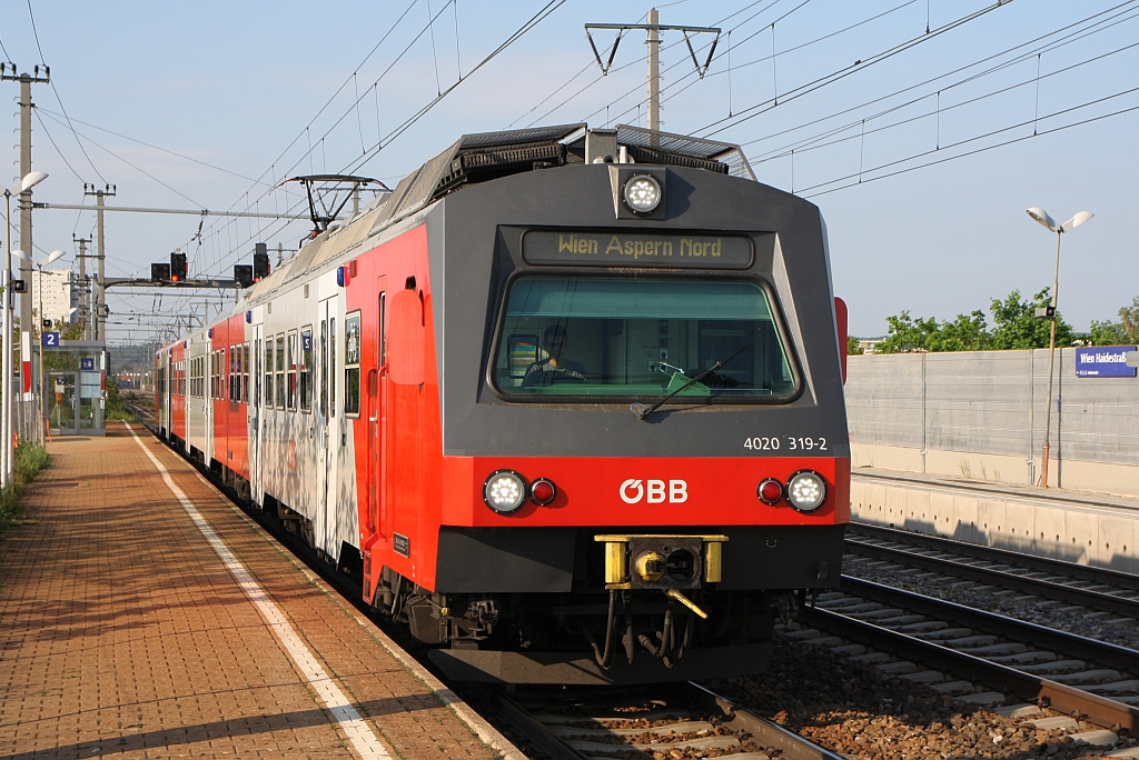 4020 319-2 als S80-Zug 25012 (Hütteldorf - Wien Aspern Nord) am 01.Mai 2019 in der Haltestelle Haidestraße.