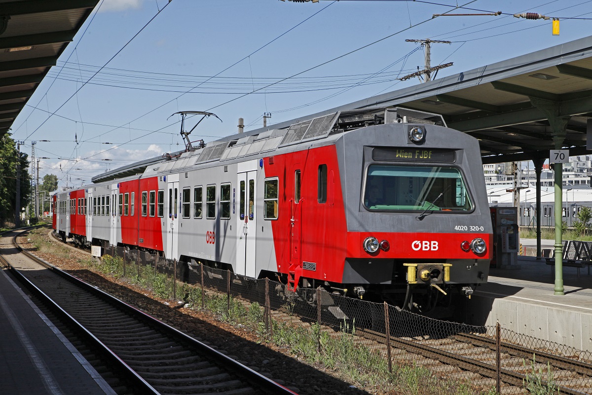 4020.320 im Bahnhof Wien Heiligenstadt am 12.05.2014.