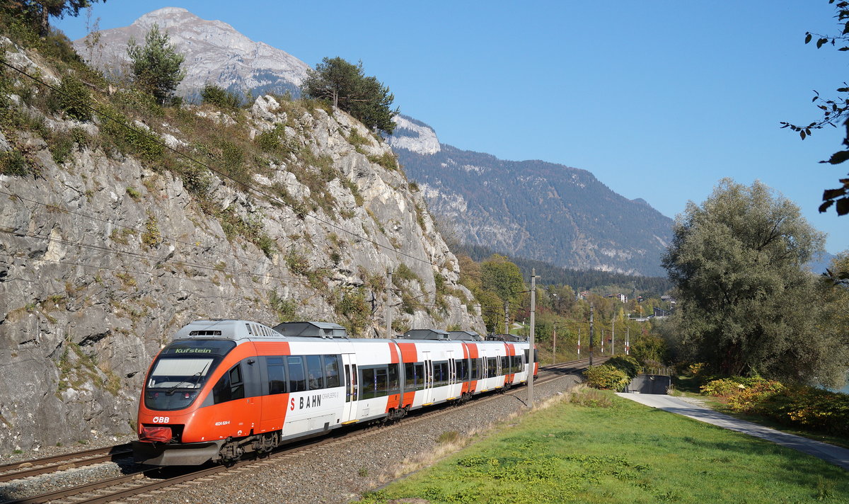 4024 024-4 als S 1 (Telfs-Pfaffenhofen - Kufstein) bei Jenbach, 17.10.2018.