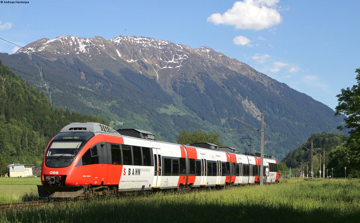 4024 026-9 als S4 (Schruns-Lindau Hbf) bei Bartholomäberg 28.5.17