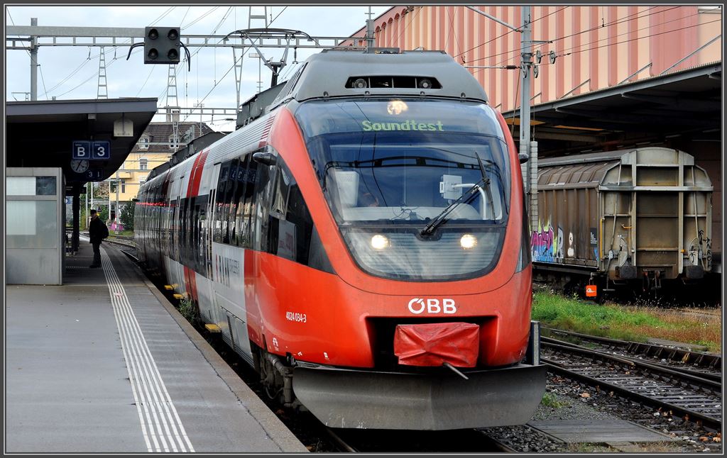 4024 034-3 als S3 5762 wartet in St.Margrethen auf die Abfahrt nch Bregenz. Welcher Sound hier getestet wird entzieht sich meiner Kenntniss. (05.11.2013)
