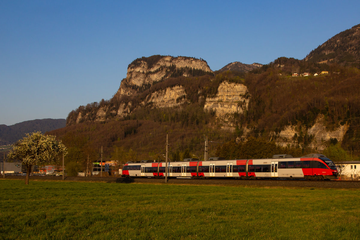 4024 056-6 zwischen Dornbirn und Hohenems. 10.4.20