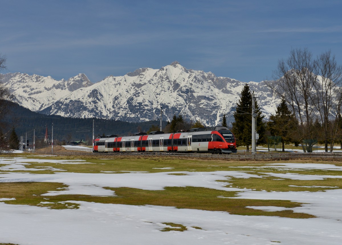 4024 068 als R nach Innsbruck am 04.04.2013 bei Seefeld in Tirol.