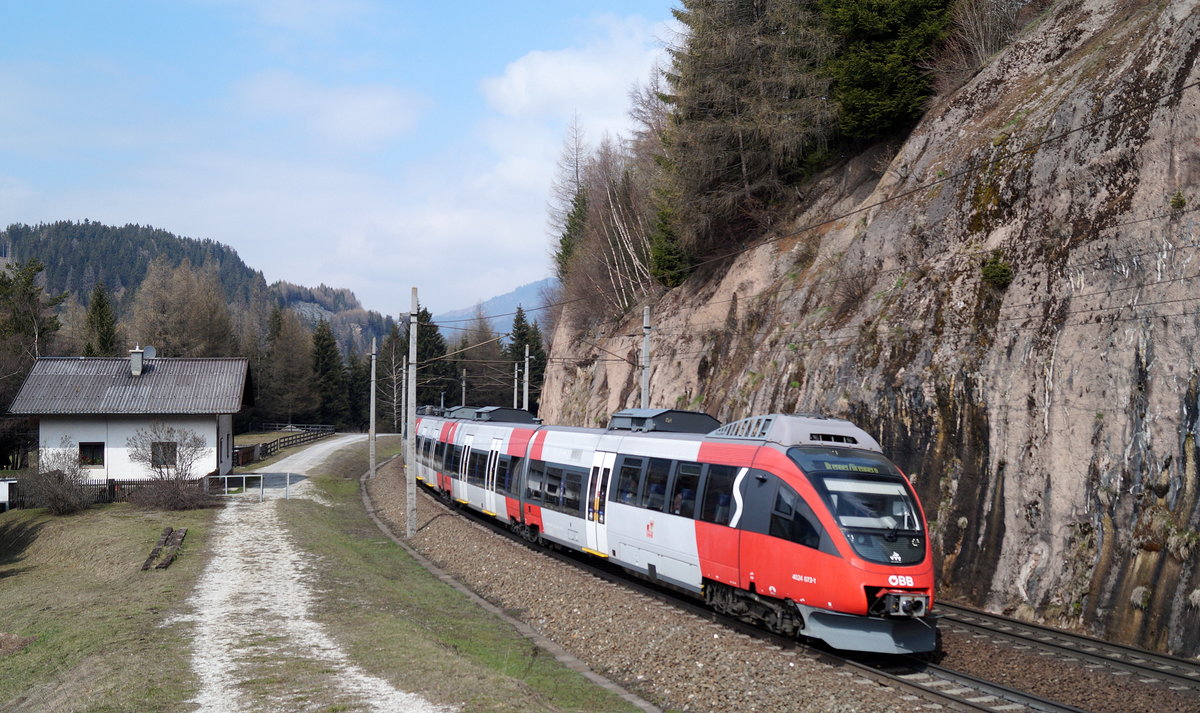 4024 073-1 als S 5218 (Innsbruck Hbf - Brennero/Brenner) bei Gries am Brenner, 13.04.2019.
