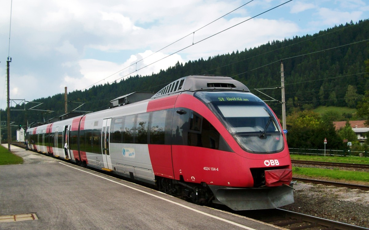 4024 104-4 als S2 (Rosenbach - Villach Hbf. - St. Veit a. d. Glan) beim Halt in Ledenitzen.
(Aufgenommen, Sommer 2012)