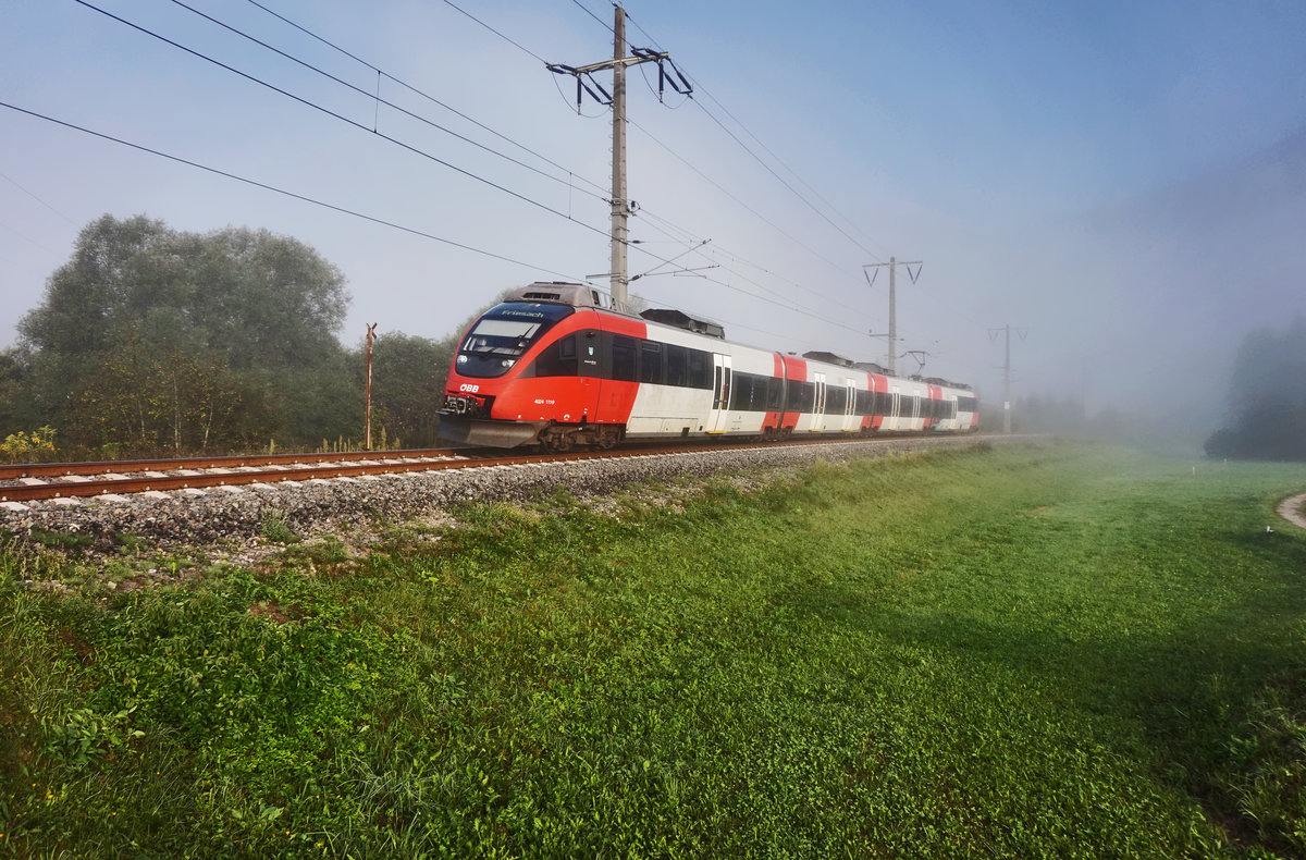 4024 111-9 fährt als S1 4222 (Sillian - Friesach), bei Berg im Drautal vorüber.
Aufgenommen am 27.8.2016.