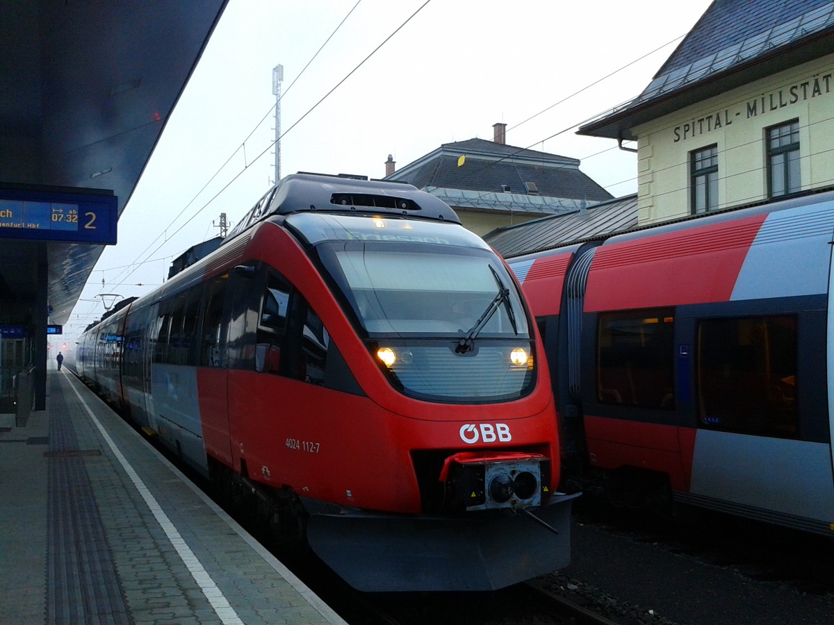 4024 112-7 als S1 4220 (Spittal-Millstättersee - Friesach) am 18.8..2015 in Spittal-Millstättersee.