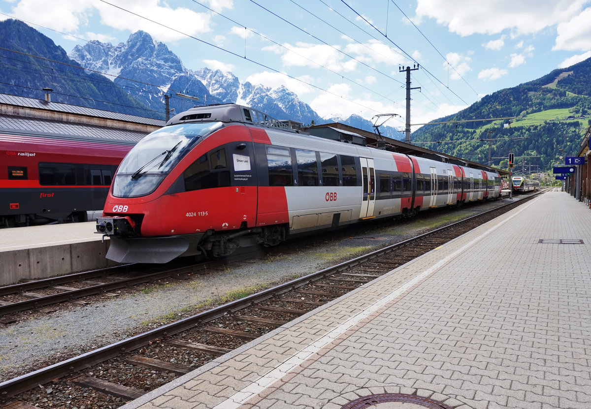 4024 113-5 als S1 4248 (Lienz - Friesach), am 4.5.2016 im Bahnhof Lienz.