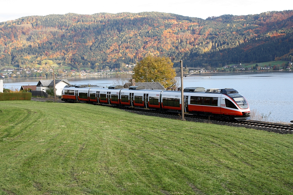 4024 xxx-x am 25.Oktober 2020 als S2-Zug 4320 (Villach Warmbad - St. Veit an der Glan) auf der Rudolfsbahn beim Strecken-Km 366,6.