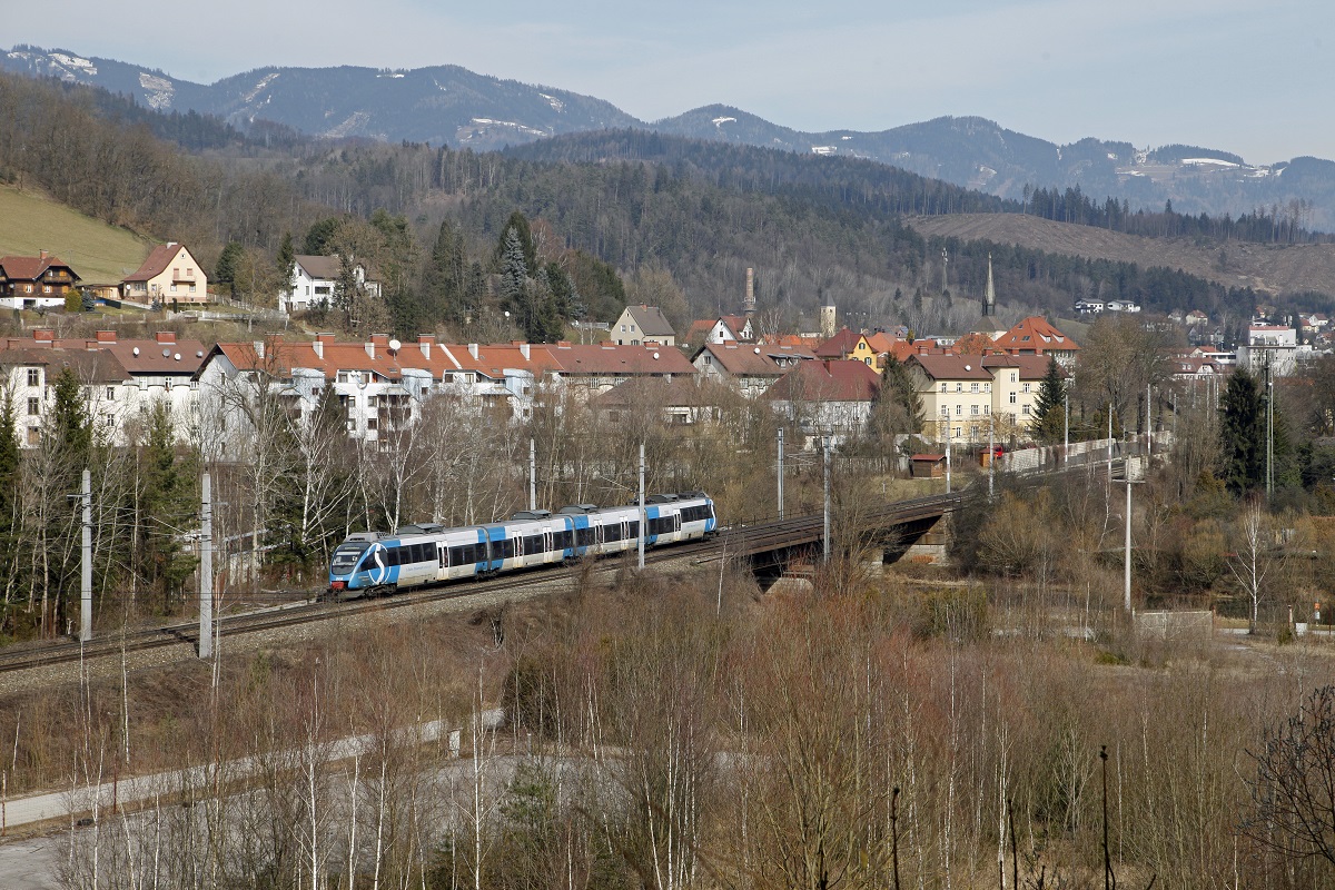 4024.120 als Z4574 bei Kapfenberg am 27.02.2014.