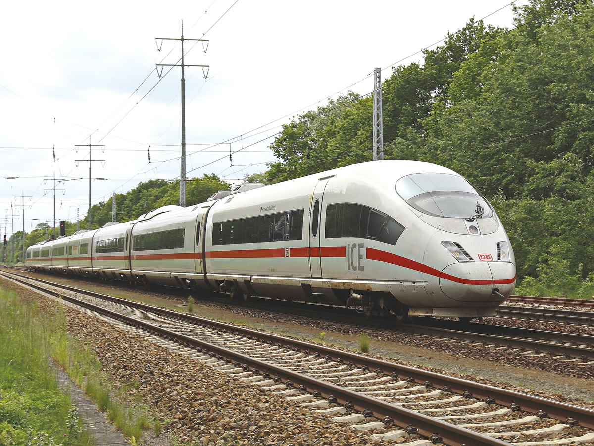 403 002-9  Hansestadt Lübeck  am 26. Mai 2019 bei Diedersdorf.