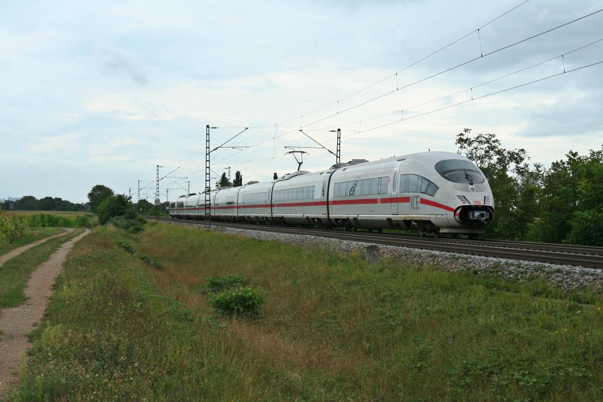 403 011-0 als ICE 207 von Dsseldorf nach Basel SBB am Nachmittag des 14.09.13 bei Hgelheim.
