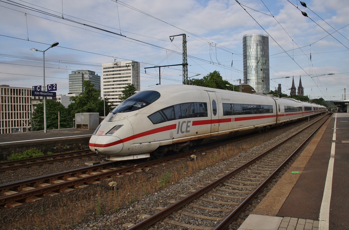 403 013-6  Treuchtlingen  durchfährt am 4.7.2017 als ICE545 von Köln Hauptbahnhof nach Berlin Ostbahnhof den Bahnhof Köln Messe/Deutz in östlicher Richtung.