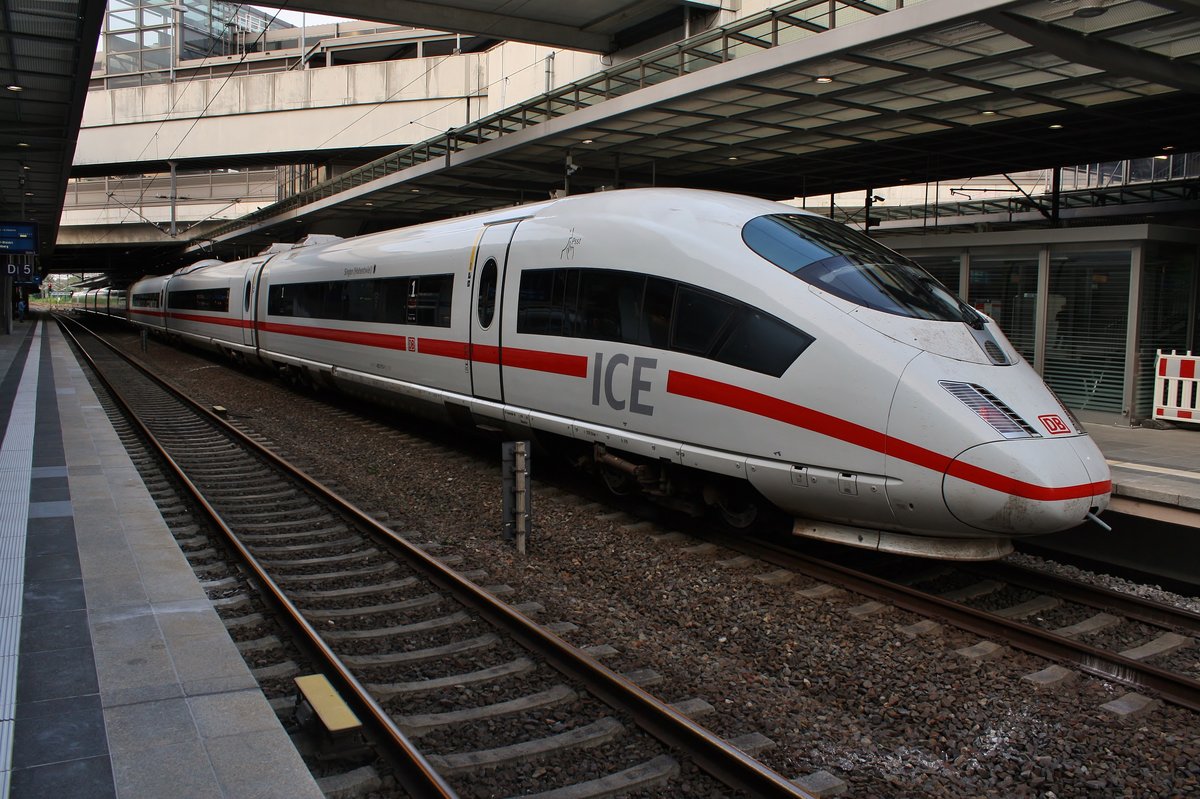 403 015-1  Singen (Hohentwiel)  steht am 25.08.2019 als ICE1003 von Berlin Gesundbrunnen nach München Hauptbahnhof in Berlin Südkreuz.