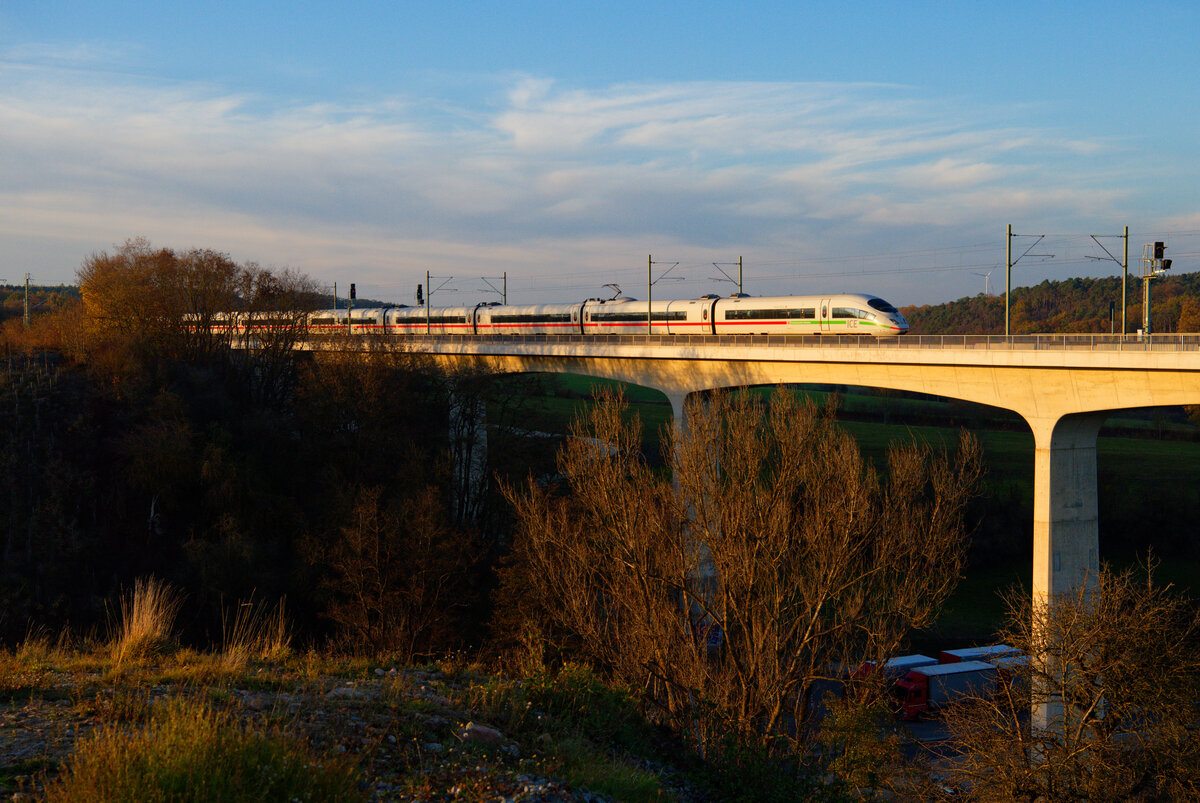 403 018 DB Fernverkehr  Münster (Westf) als ICE 627 (Essen Hbf - München Hbf) bei Emskirchen, 15.11.2020