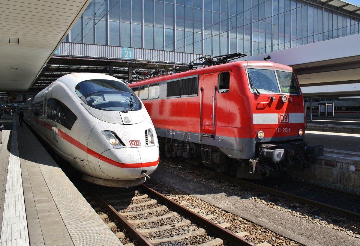 403 019-3  Bergisch Gladbach  trifft am 14.8.2017 als ICE622 nach Dortmund Hauptbahnhof im Münchener Hauptbahnhof auf 111 213-5 mit der RB59156 nach Treuchtlingen.