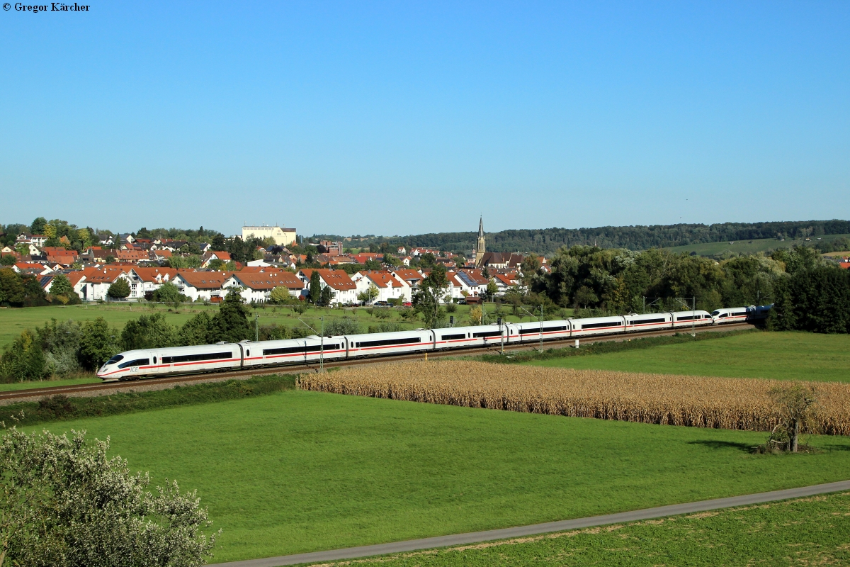 403 021  Krefeld  und ein weiterer Bruder als ICE 513 (Münster-Stuttgart) bei Heidelsheim, 29.09.2015.