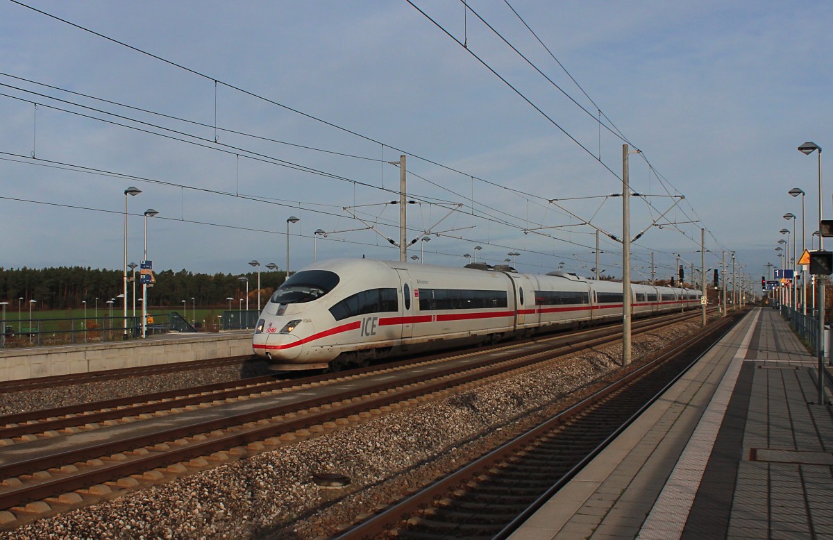 403 031-8  Westerland  fährt am 14.11.2015 als ICE 1123 (Dortmund Hbf - München Hbf) ,auf der SFS Nürnberg - München,  durch den Bahnhof Allersberg(Rothsee). 