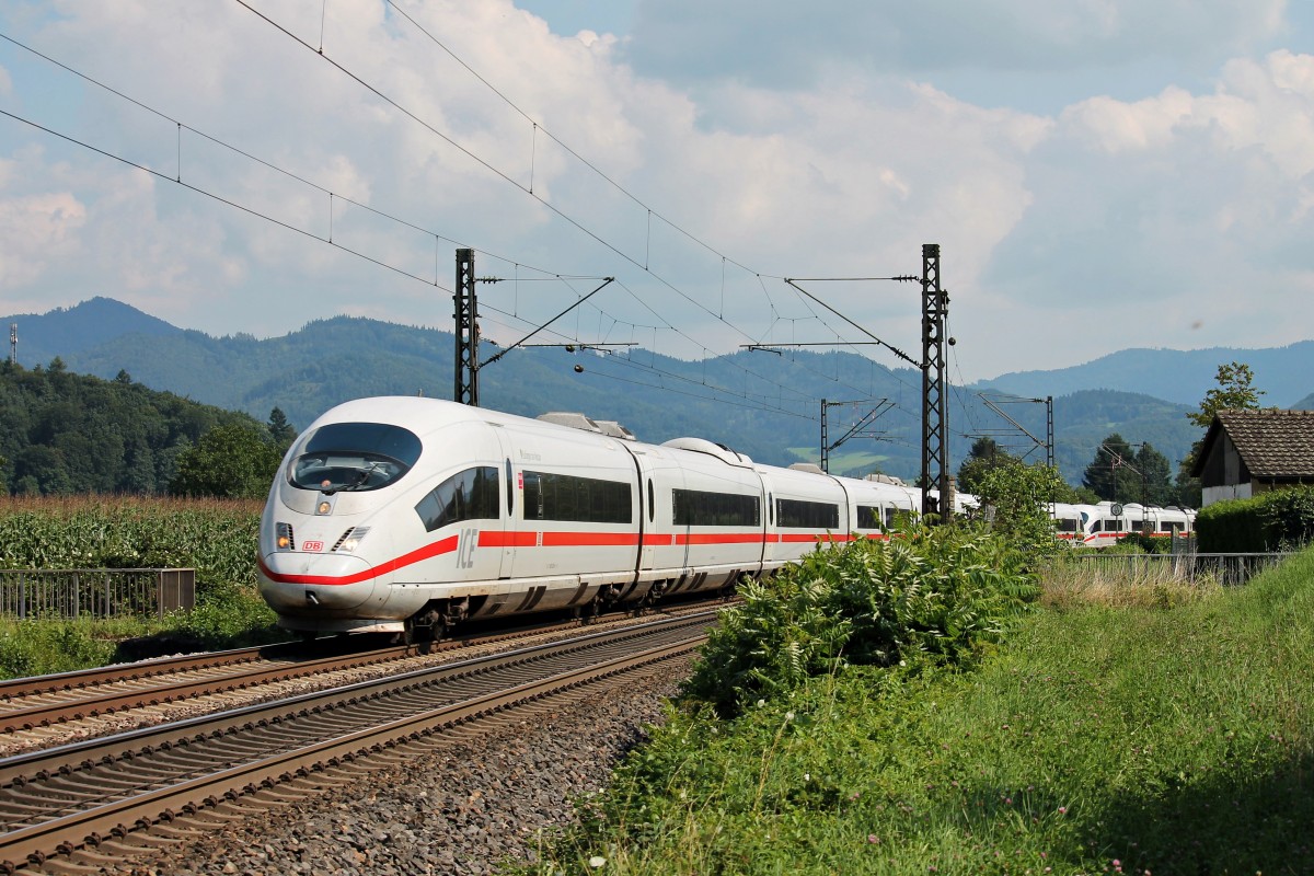 403 033-4  Esslingen am Neckar  am 01.08.2014 zusammen mit 406 003-4  Mannheim  als ICE 104/504 (Basel SBB - Amsterdam Centraal/Köln Hbf) bei Kollmarsreute in Richtung Offenburg.