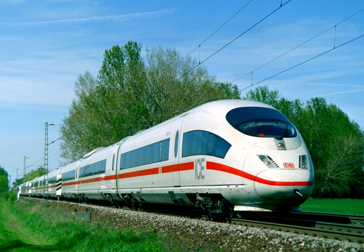 403 051 als ICE 519 (Dortmund Hbf–Mnchen Hbf) am 16.04.2007 zwischen Biblis und Bobstadt