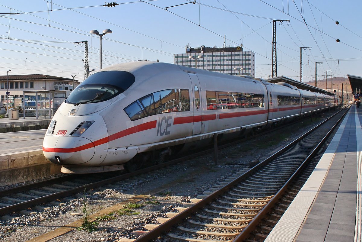 403 059-9  Leverkusen  verlässt am 17.11.2018 als ICE621 von Dortmund Hauptbahnhof nach München Hauptbahnhof den Würzburger Hauptbahnhof.
