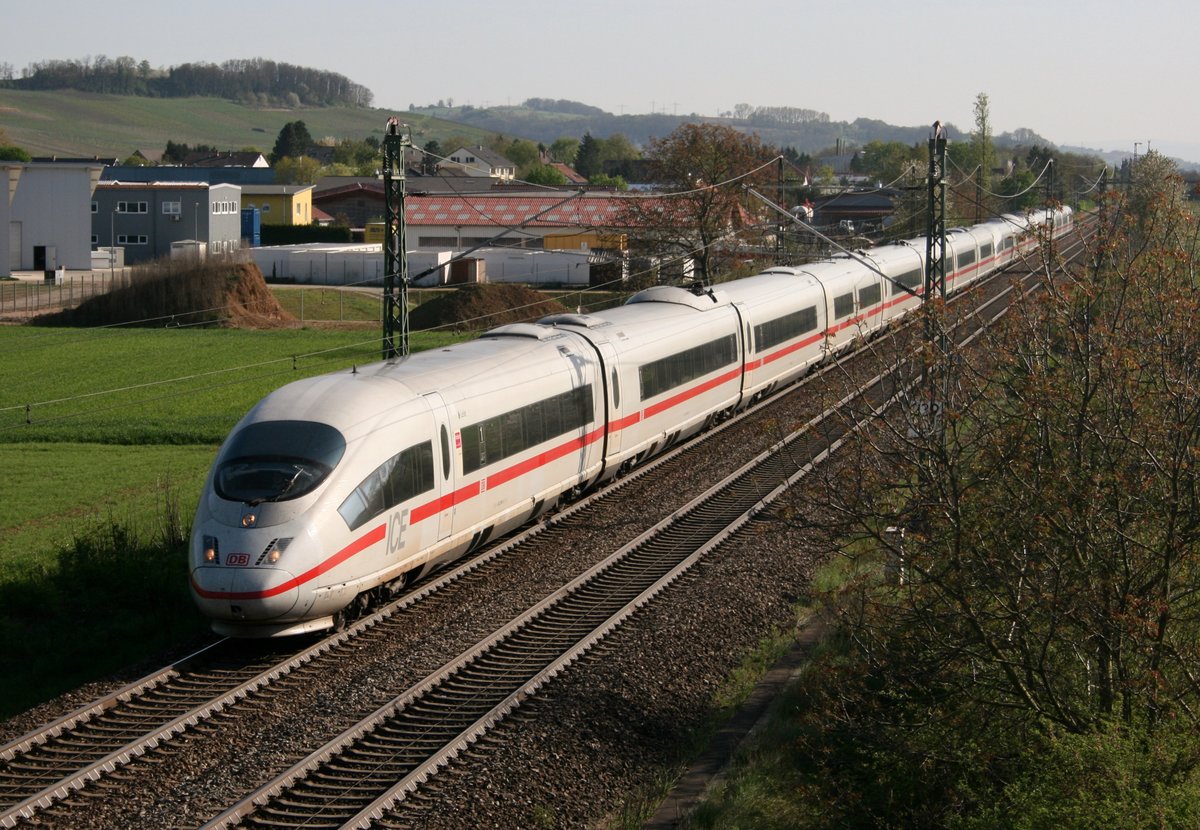 403 061 als ICE 102 (Basel SBB–K�ln–Hannover Hbf) am 21.04.2015 zwischen Auggen und M�llheim (Baden)
