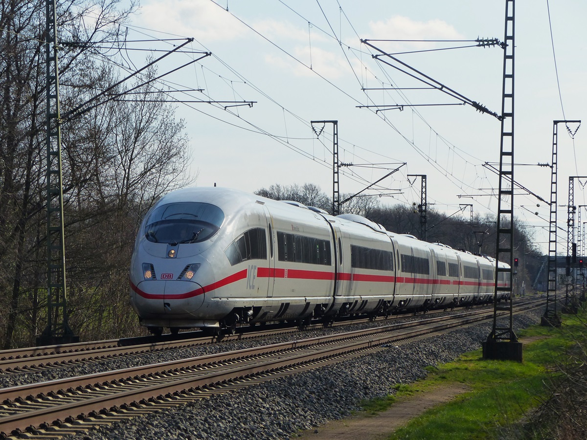 403 062 (SCHWERTE) als ICE 1014 Stuttgart - Norddeich=Mole in Rheine=Bentlage, 02.03.2024