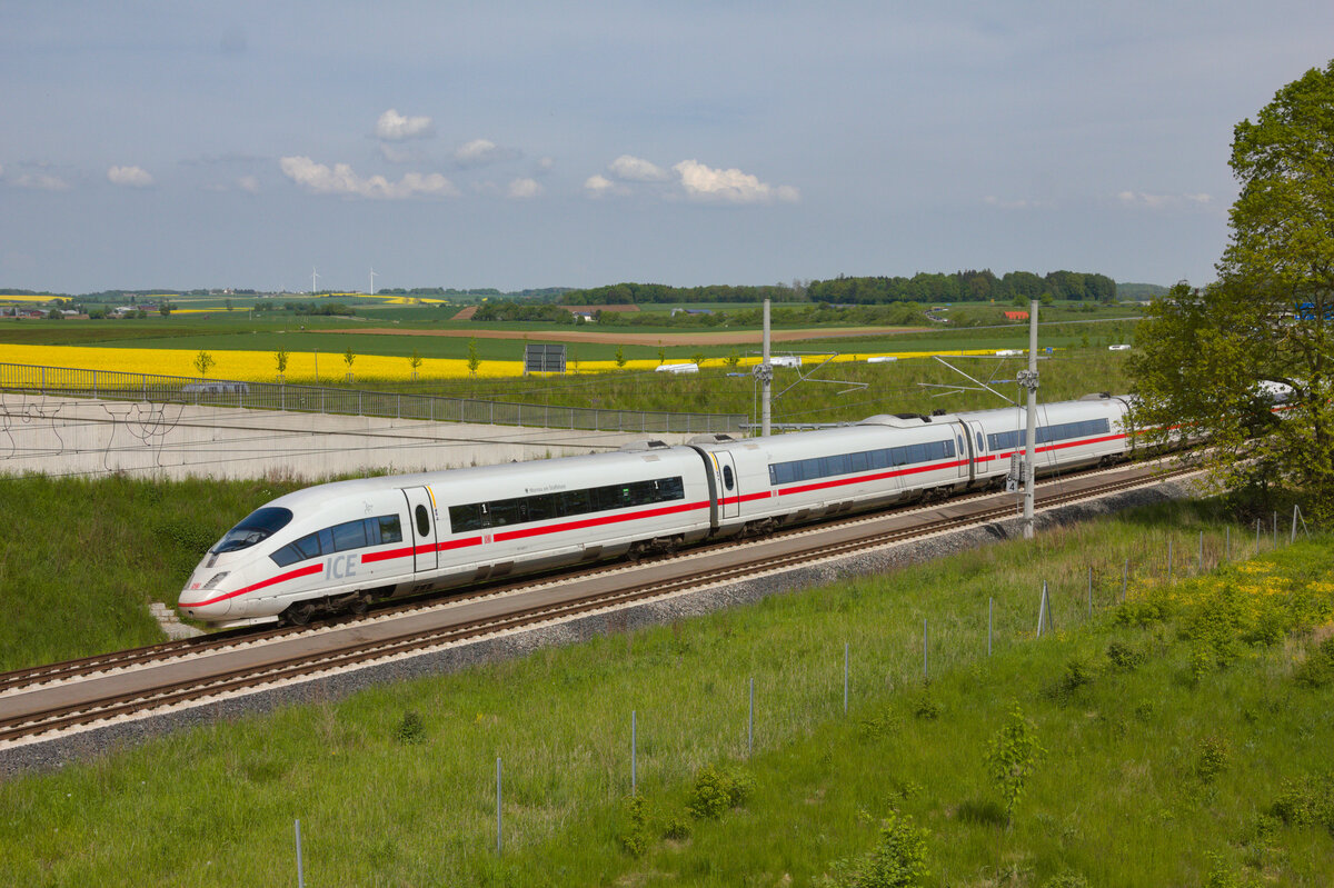 403 308  Murnau am Staffelsee  als ICE 914 München-Dortmund am 21.05.2023 bei Merklingen. 