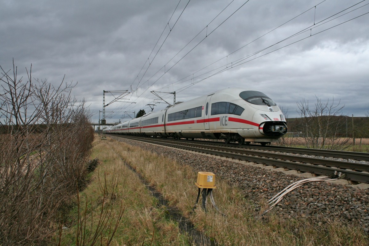 403 502-8 + 403 508-5 waren am 03.01.14 als ICE 108 von Basel SBB nach Dsseldorf Hbf unterwegs. Hier konnte ich die beiden Zge bei Hgelheim fotografieren.