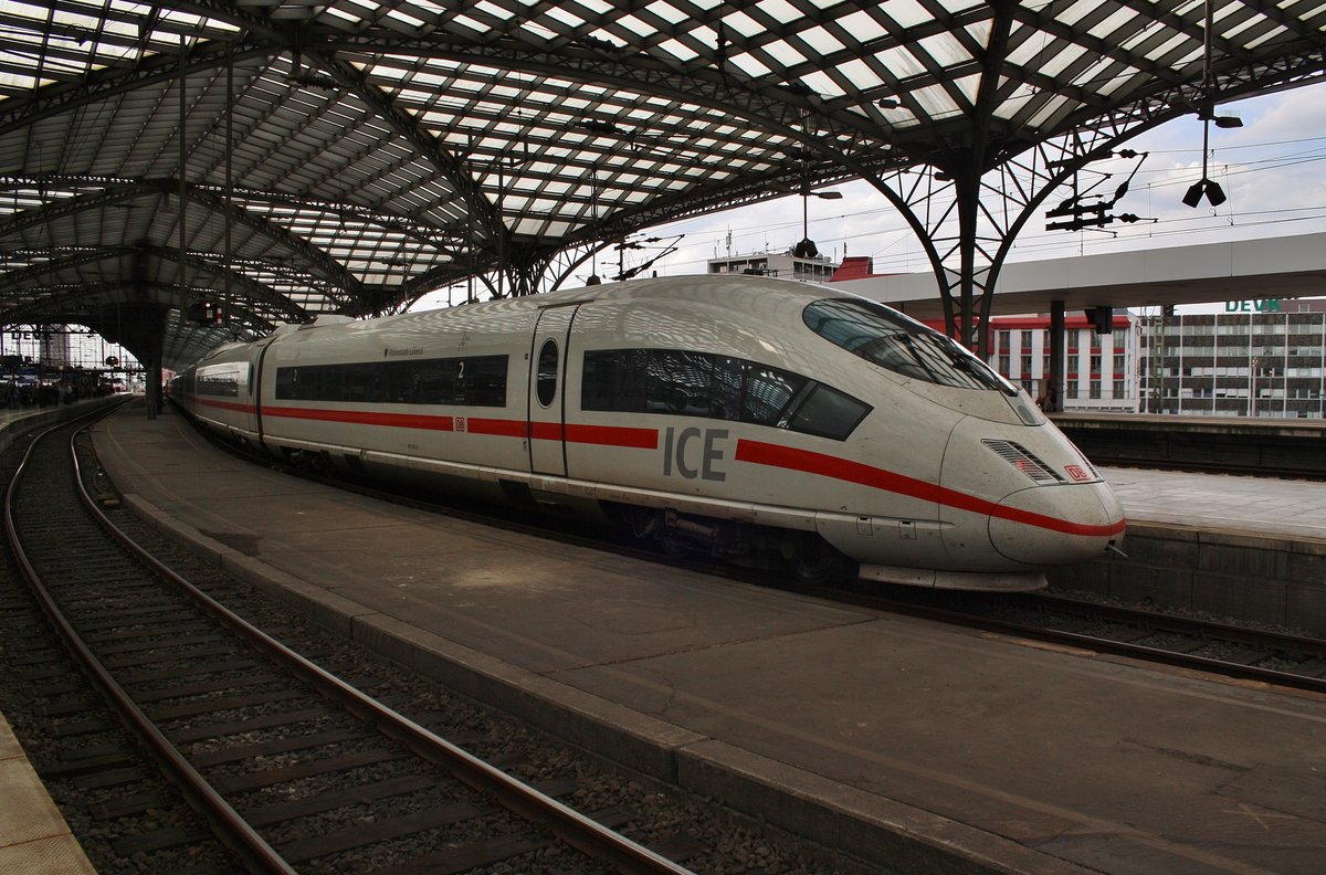 403 502-8  Hansestadt Lübeck  steht am 3.7.2017 als ICE710 von Stuttgart Hauptbahnhof nach Köln Hauptbahnhof im Zielbahnhof. 