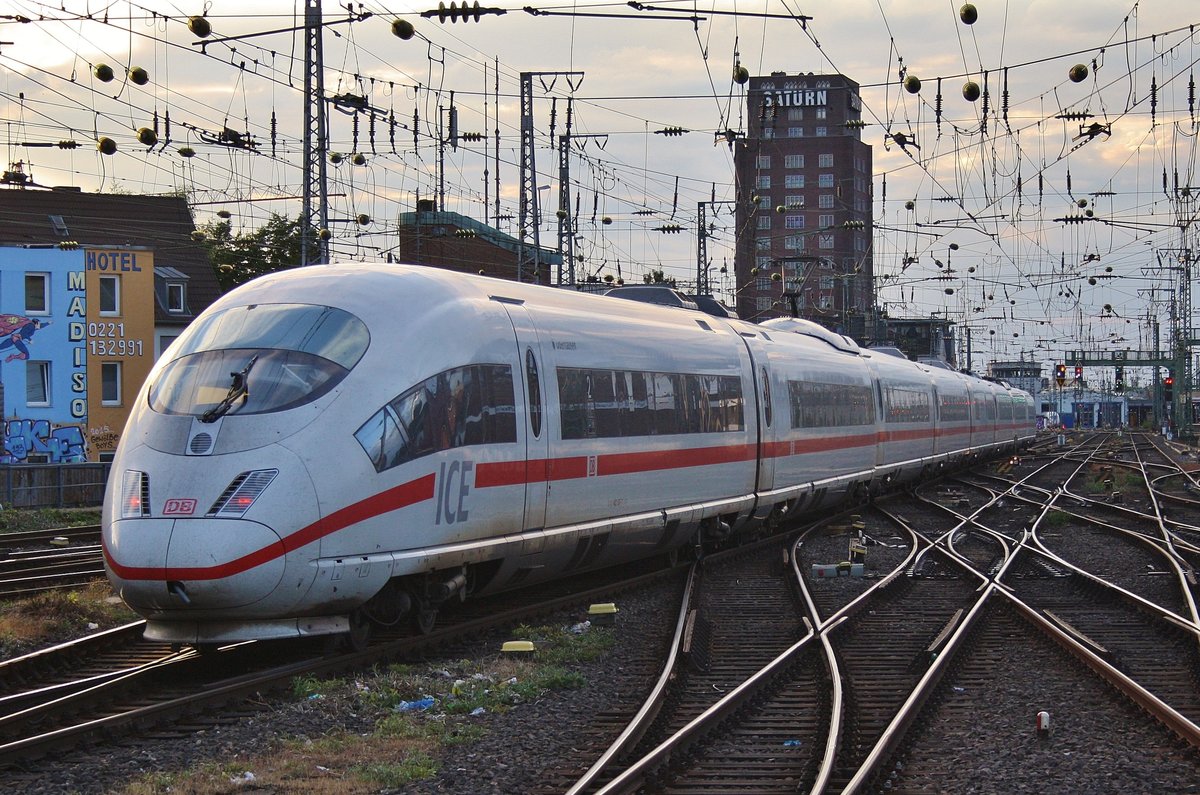403 507-7  Oberhausen  hat am 3.7.2017 als ICE846 von Berlin Ostbahnhof den Kölner Hauptbahnhof erreicht, soeben wird dieser in Richtung ICE-Werk verlassen.