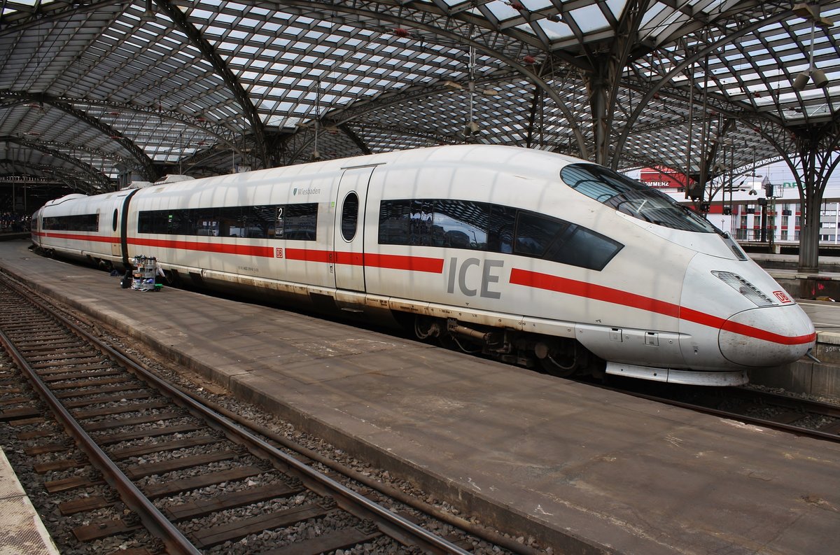 403 511-9  Wiesbaden  wartet am 13.07.2019 als ICE108 von Basel SBB nach Dortmund Hauptbahnhof im Kölner Hauptbahnhof auf Abfahrt.